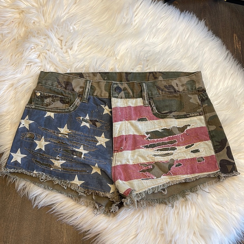 Camo Boyfriend Denim & Supply Shorts - 28